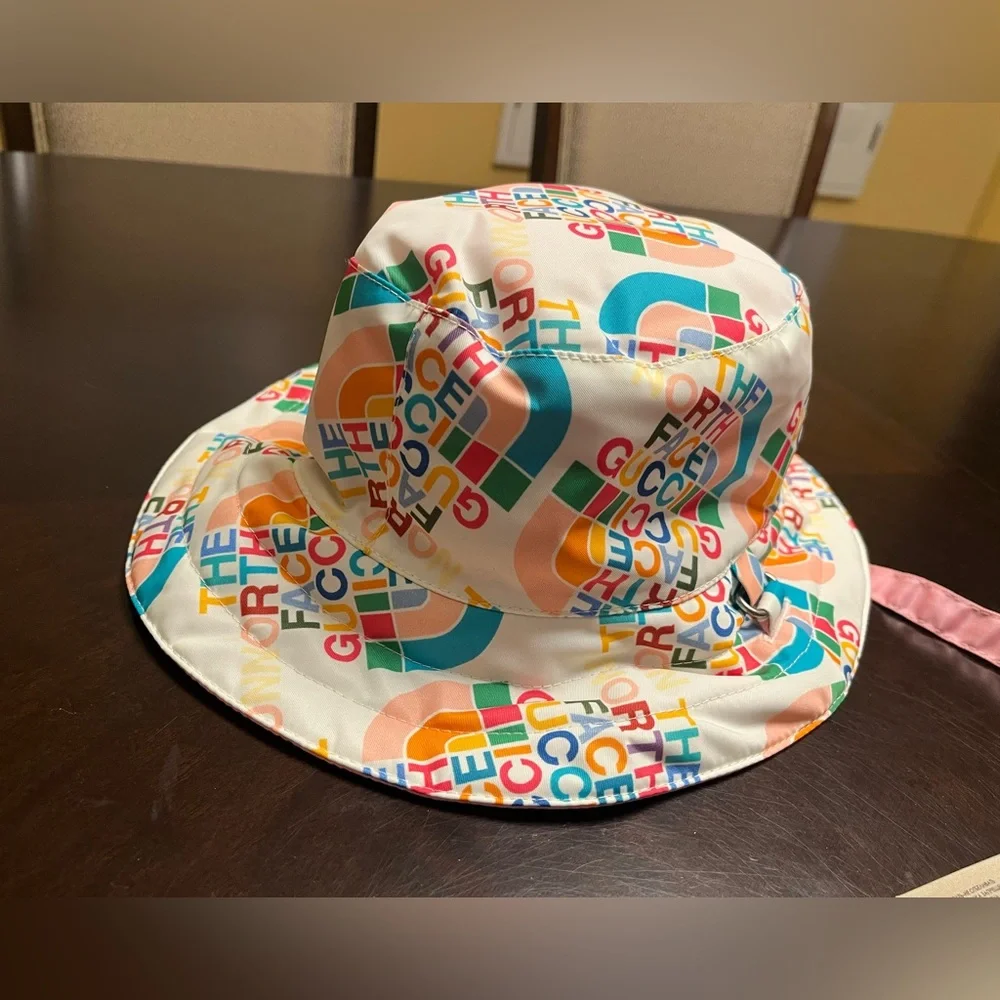 New Gucci North Face Logo Double Sided Bucket Hat Size M - Picture 9 of 16
